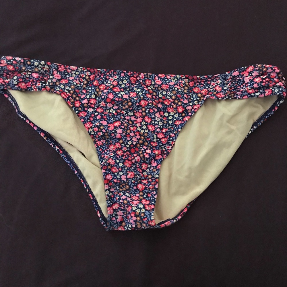 👙SWIM SUIT BOTTOMS! 👙